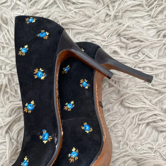 Coach Pumps gently worn! - Picture 5 of 5